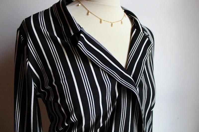 Black and white striped wrap blouse Jennyfer – photo 3
